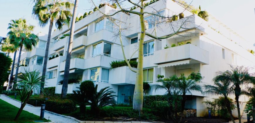Penthouse with 4 bedrooms in Los Granados Golf, Las Brisas Golf, Marbella for sales